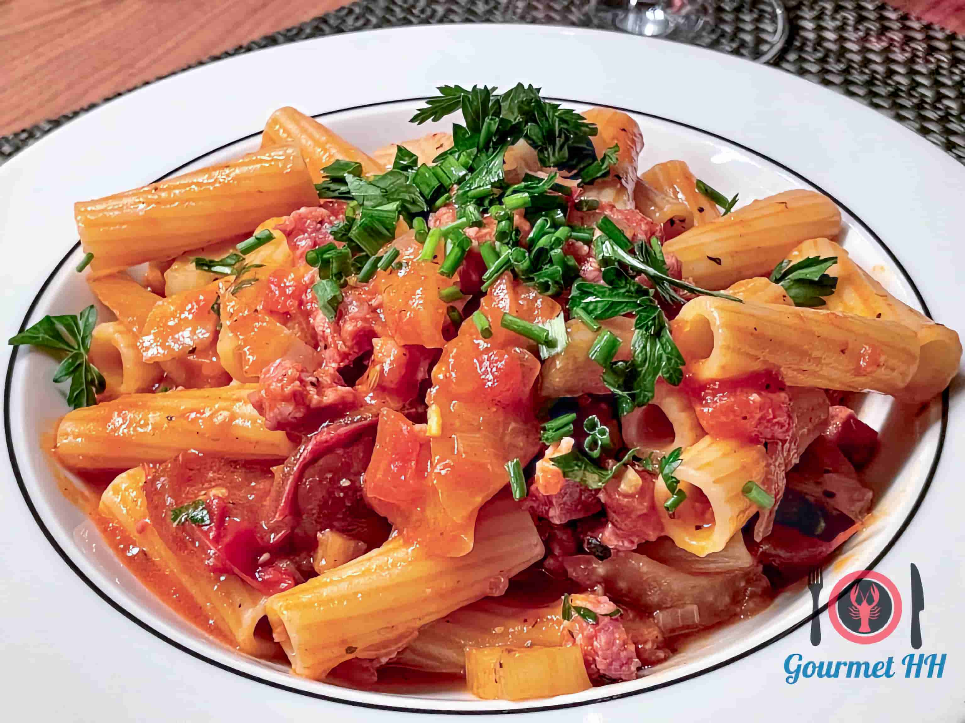 Bild: Tortiglioni mit Salsiccia finocchio und Fenchelgemüse