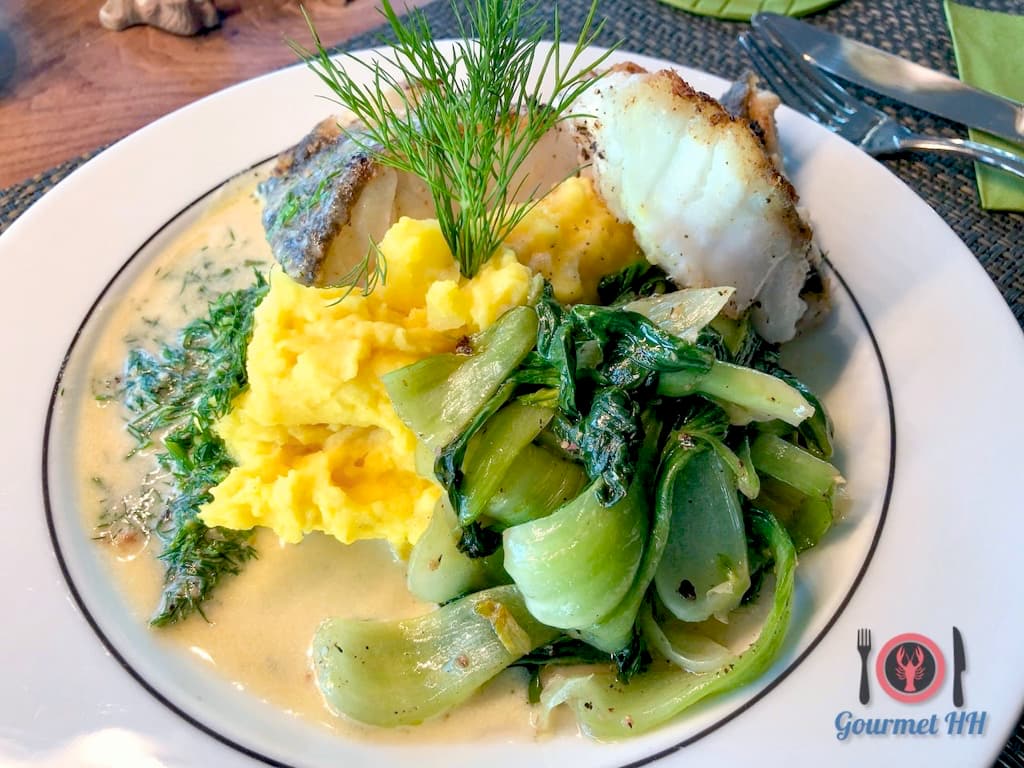 Bild: Skrei mit Pak Choi, Dillsahne, Kurkuma Kartoffelpüree